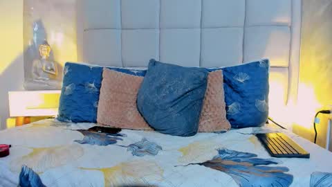 Keira Hecate online show from 6, 10, 2025