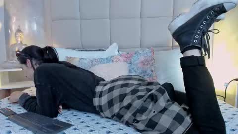 Keira Hecate online show from 6, 1, 2026