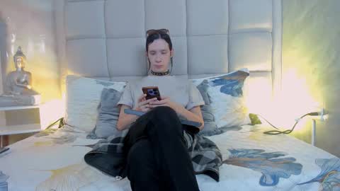 Keira Hecate online show from 10, 1, 2026