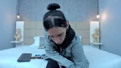 Snapshot of hecate1_ chatting on 27, 6, 2026 Keira Hecate online show from 27, 6, 2026