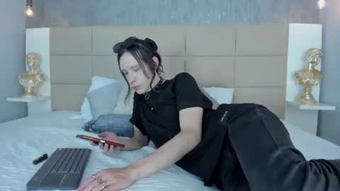 Snapshot of hecate1_ chatting on 17, 7, 2026 Keira Hecate online show from 17, 7, 2026