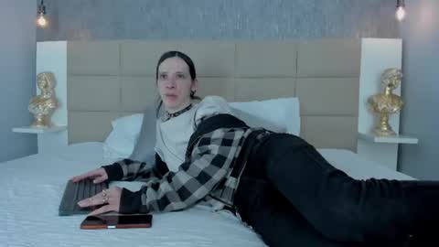 Snapshot of hecate1_ chatting on 18, 7, 2026 Keira Hecate online show from 18, 7, 2026