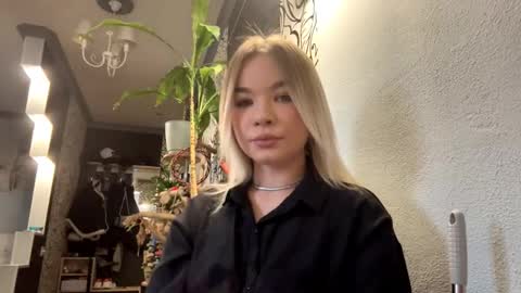 Lana online show from 1, 12, 2025