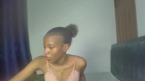 Snapshot of heilybunny chatting on 19, 4, 2026 heilybunny online show from 19, 4, 2026