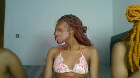 Snapshot of heilybunny chatting on 19, 5, 2026 heilybunny online show from 19, 5, 2026