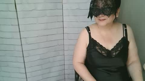 Snapshot of helen_xi chatting on 24, 4, 2026 Helen online show from 24, 4, 2026