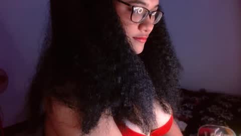 Snapshot of helena_grant chatting on 7, 1, 2025 Helena online show from 7, 1, 2025