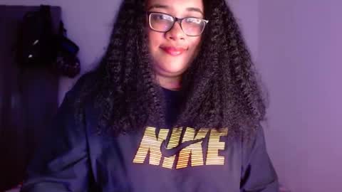 Snapshot of helena_grant chatting on 15, 1, 2025 Helena online show from 15, 1, 2025