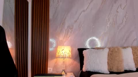 Helena Santos  online show from 15, 1, 2026