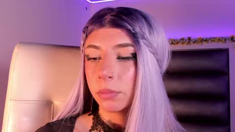 hellen__smith_ online show from 1, 7, 2026