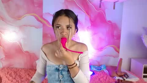 Snapshot of hellengp chatting on 12, 6, 2026 Hellen lopez online show from 12, 6, 2026