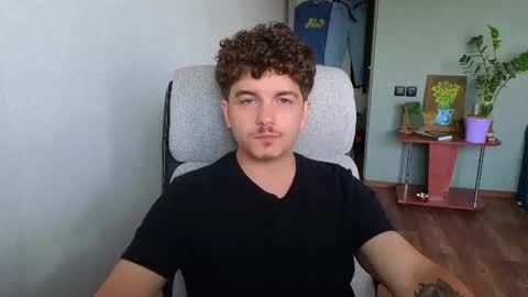 Snapshot of hellish_sugar chatting on 25, 7, 2026 Remy online show from 25, 7, 2026
