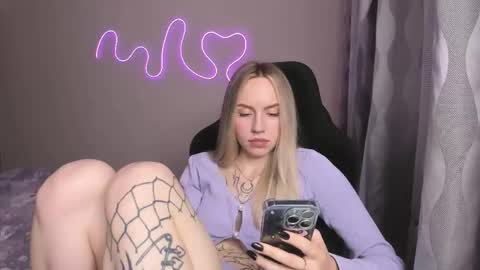 Snapshot of hello_kittykk chatting on 26, 5, 2026 Lisa online show from 26, 5, 2026