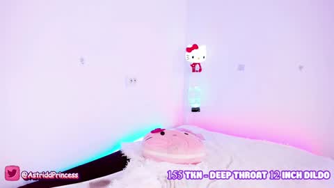 helloiamastrid online show from 10, 2, 2025