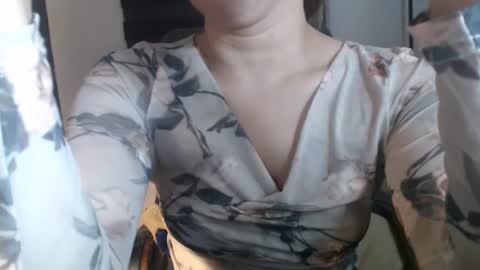 helloisme_richelyn online show from 5, 3, 2026