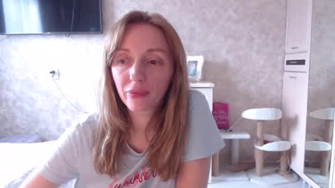 Snapshot of hellokittykaty chatting on 15, 5, 2026 Victory online show from 15, 5, 2026