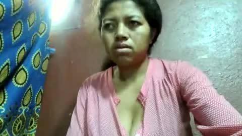 Snapshot of henitsaldy chatting on 6, 10, 2025 henitsaldy online show from 6, 10, 2025