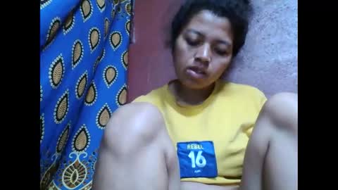 Snapshot of henitsaldy chatting on 10, 10, 2025 henitsaldy online show from 10, 10, 2025