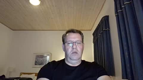 henrikrp1971 online show from 12, 12, 2024