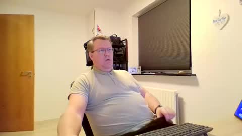 henrikrp1971 online show from 16, 2, 2025