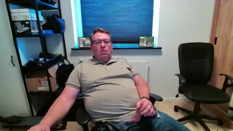 henrikrp1971 online show from 8, 4, 2026