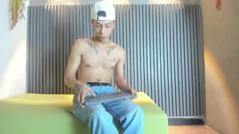 Snapshot of henry_green2 chatting on 27, 2, 2026 Henry online show from 27, 2, 2026