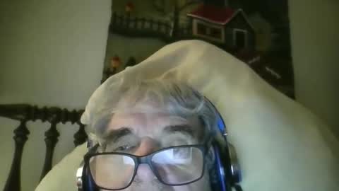 Snapshot of henrybond1979 chatting on 12, 5, 2026 henrybond1979 online show from 12, 5, 2026