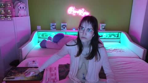 HeraLuna  online show from 13, 2, 2025