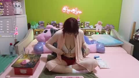 HeraLuna  online show from 9, 1, 2026