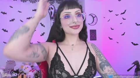 Snapshot of herinfernalmajesty chatting on 12, 12, 2024  Marie  online show from 12, 12, 2024