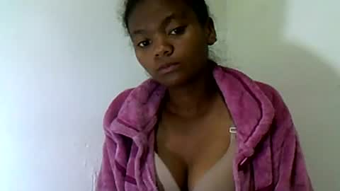 Snapshot of herisse01 chatting on 18, 7, 2026 herisse01 online show from 18, 7, 2026