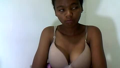Snapshot of herisse01 chatting on 19, 7, 2026 herisse01 online show from 19, 7, 2026