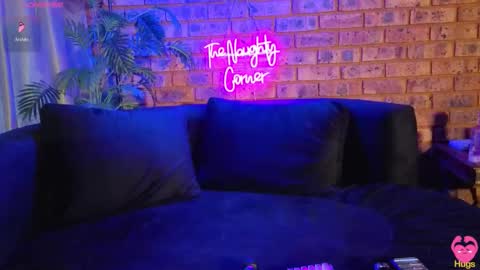 HerJourneyXoXo online show from 29, 9, 2025