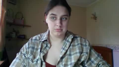 hess_luna_ online show from 12, 11, 2025