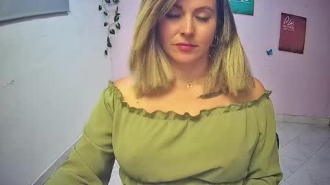 Hestesiaxx online show from 20, 4, 2026