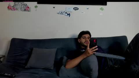 Snapshot of heteros_curious_ chatting on 30, 4, 2026 yeis online show from 30, 4, 2026