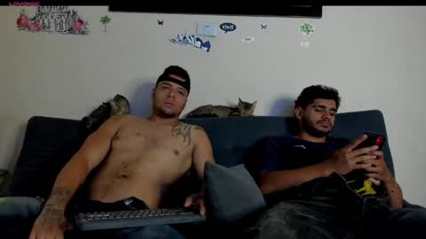 Snapshot of heteros_curious_ chatting on 30, 4, 2026 yeis online show from 30, 4, 2026