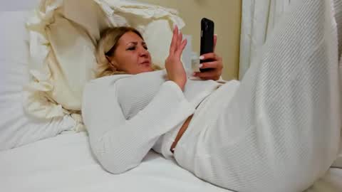 Heyheygrey online show from 23, 2, 2025