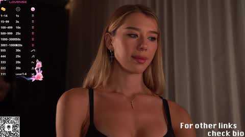 Snapshot of heyhorny_cb chatting on 24, 1, 2025 My name is Mira. Please say hello I like to chat with you. If you have requests or dirty talk please use tip online show from 24, 1, 2025