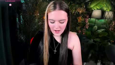 Snapshot of heymarybaby chatting on 22, 9, 2025 Amazing Mary  online show from 22, 9, 2025