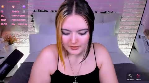 Snapshot of heymarybaby chatting on 8, 10, 2025 Amazing Mary  online show from 8, 10, 2025