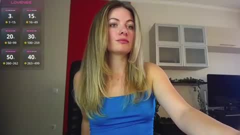 Snapshot of hi_bye_ chatting on 30, 6, 2026 Lina online show from 30, 6, 2026