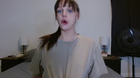 Snapshot of hi_cut_cutie chatting on 3, 6, 2026 Paige online show from 3, 6, 2026