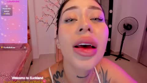 Snapshot of hilary_jones_22 chatting on 19, 9, 2025 LUNA new account  FOLLOW ME online show from 19, 9, 2025