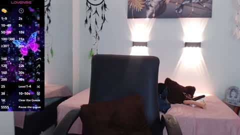 H I L A R Y online show from 26, 1, 2025