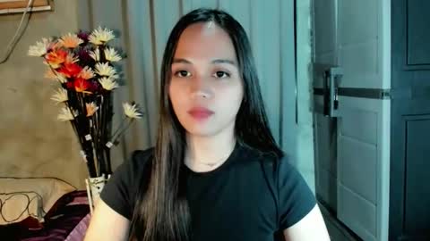 hilarymolly online show from 8, 4, 2026