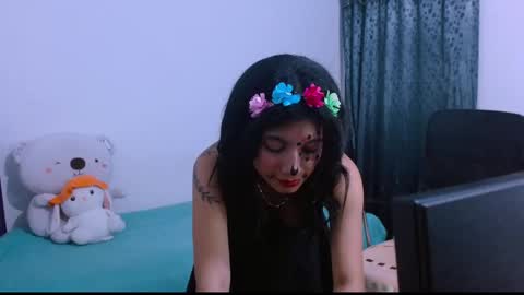      0600AM-1100AM - online show from 1, 11, 2025