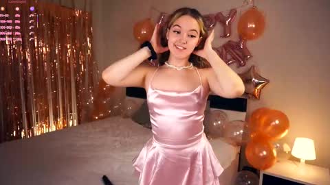 Snapshot of hip_hop_baby chatting on 6, 3, 2025 Leya Day Mary Night PvT Open online show from 6, 3, 2025