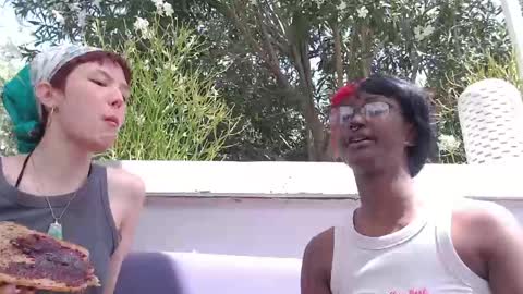  Vivi  online show from 22, 4, 2026