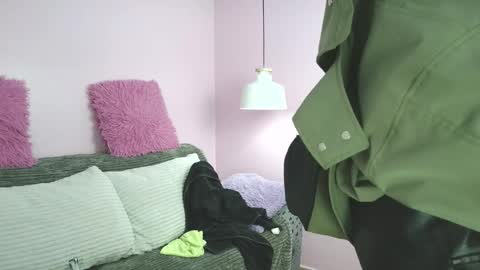 hiyakasudere_ online show from 7, 1, 2026